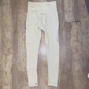 SETactive “oat milk” sculptflex leggings XS